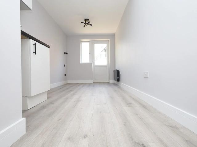Apartment at Hetherington Road, Borough of Spelthorne