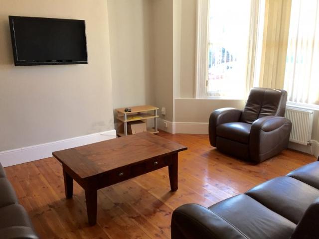 Apartment at Heaton Park Road, Bradford