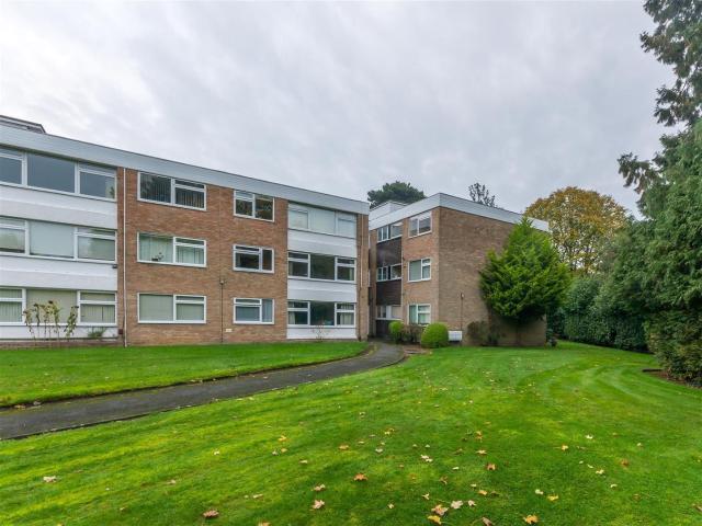Apartment at Heathfield Close, Potters Bar