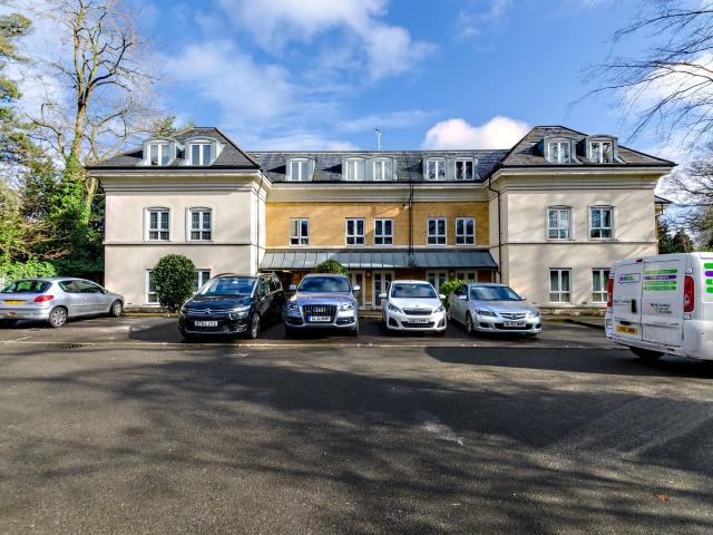 Apartment at Heathside Crescent, Woking