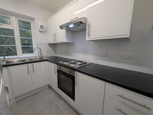 Apartment at Hendon Way, Greater London