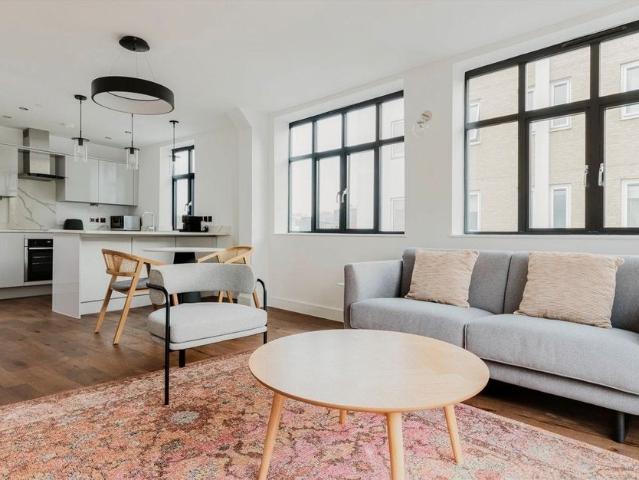 Apartment at Henriques Street, Greater London