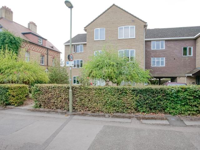 Apartment at Hernes Road, Oxford