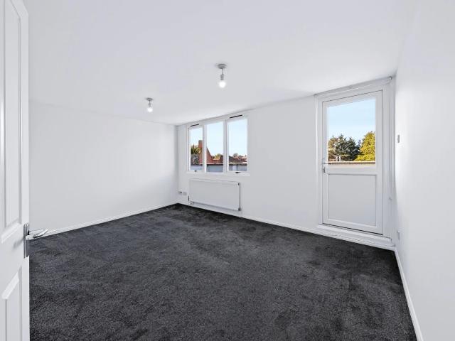 Apartment at Hertford Road, Greater London