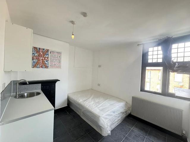 Apartment at High Road, Greater London