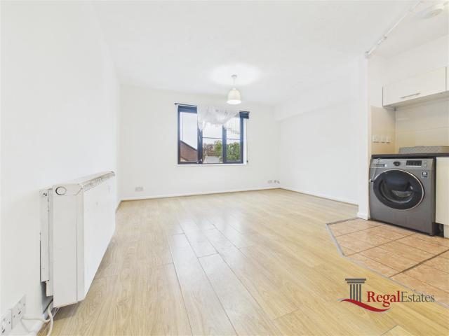 Apartment at High Road, Greater London