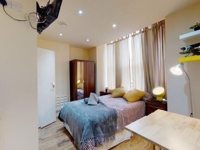 Apartment at High Road, Greater London