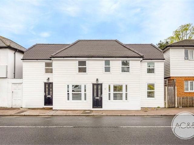 Apartment at High Street, Greater London