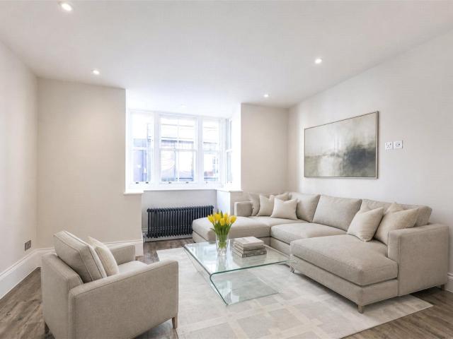 Apartment at High Street, Elmbridge
