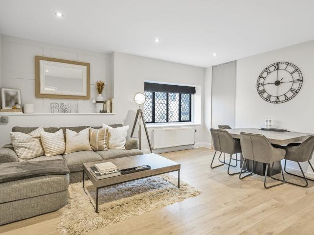 Apartment at High Street, Hertsmere