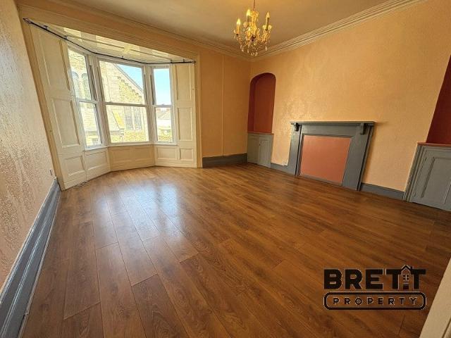 Apartment at High Street, Neyland