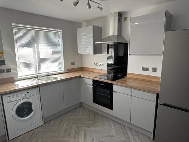 Apartment at High Street, Street