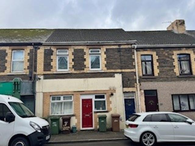 Apartment at High Street, Pengam