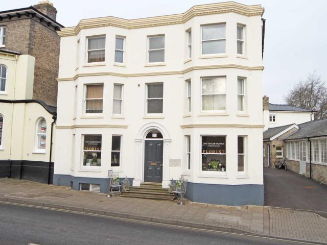 Apartment at High Street, West Suffolk