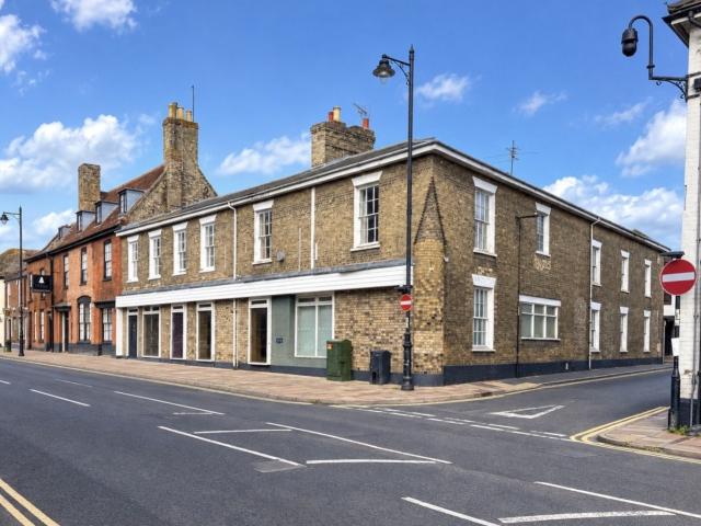Apartment at High Street, West Suffolk