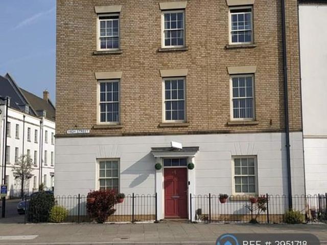 Apartment at High Street, Upton