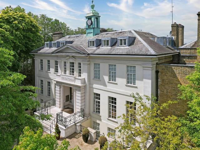 Apartment at Highbury Park, Greater London
