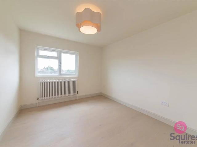 Apartment at Highfield Avenue, Greater London