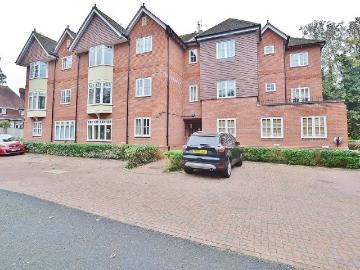 Apartment at Highfield Close, Kenilworth