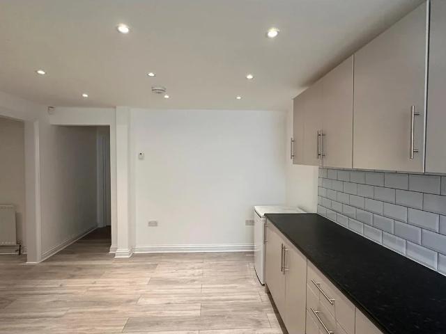 Apartment at Hillside Avenue, Strood