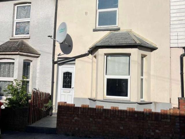 Apartment at Hillside, Slough