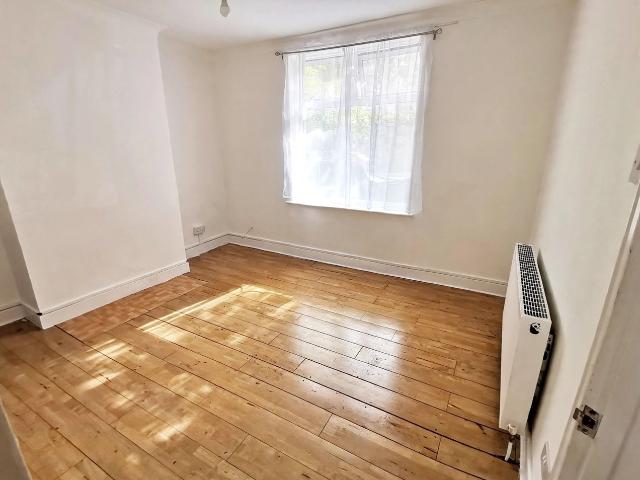 Apartment at Hinstock Road, Greater London