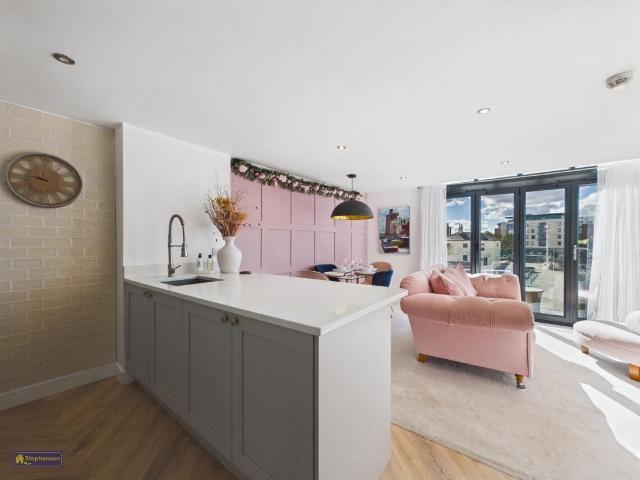Apartment at Humber Place, Hull