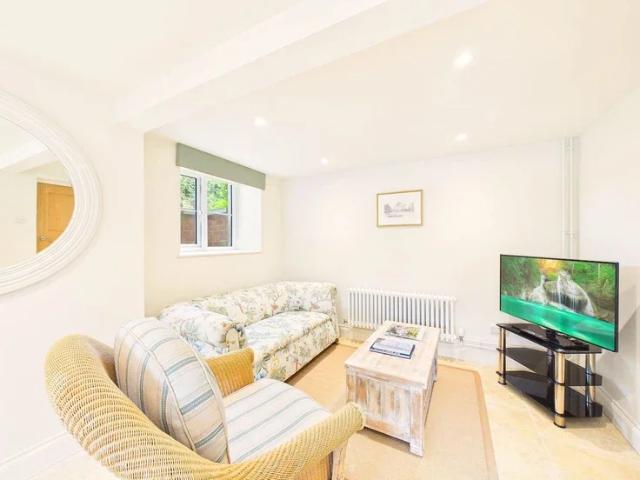 Apartment at Hyde Lane, Cheltenham