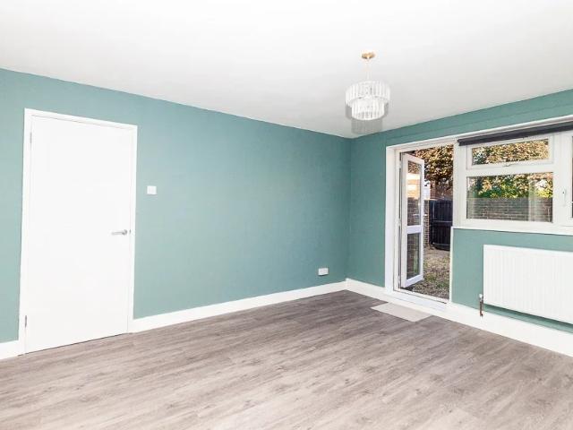 Apartment at Invermore Place, Greater London