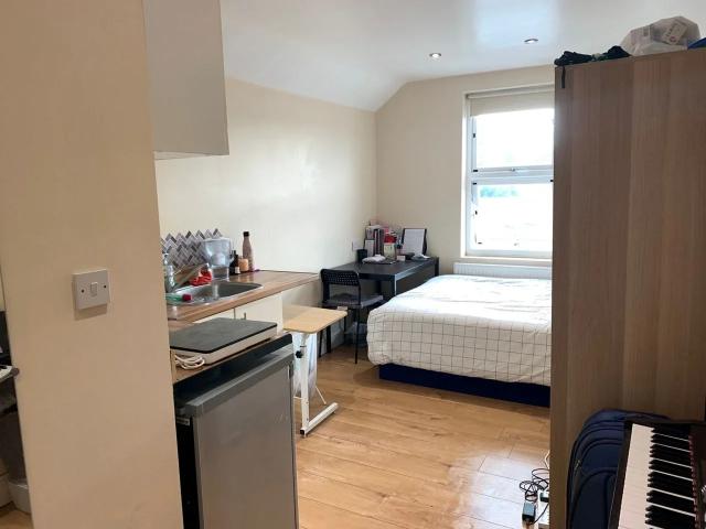 Apartment at Inverness Road, Greater London
