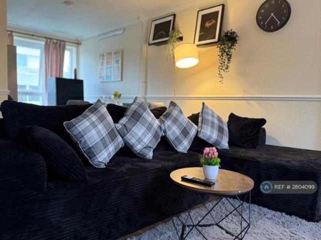 Apartment at Inglewood Court, Reading