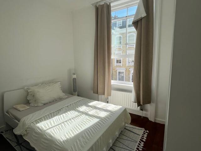 Apartment at Ifield Road, Greater London