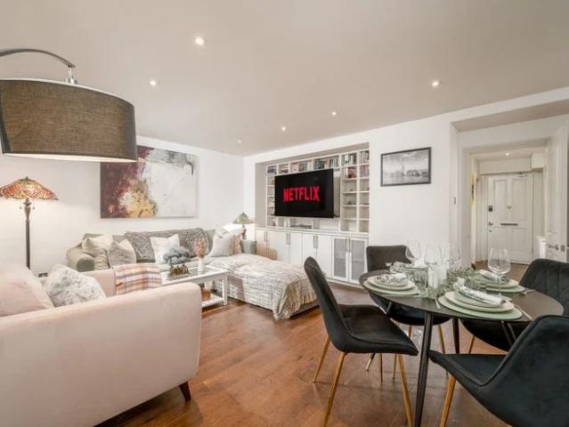 Apartment at Ifield Road, Greater London