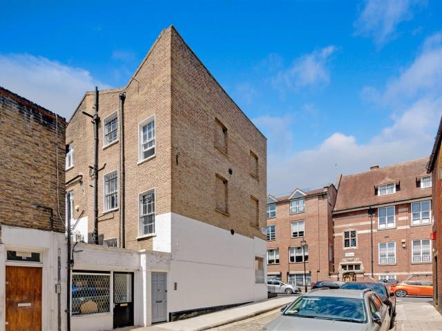 Apartment at Ivor Place, City of Westminster