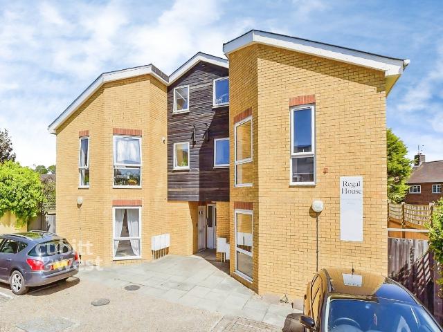 Apartment at Sutton Court Road, Greater London