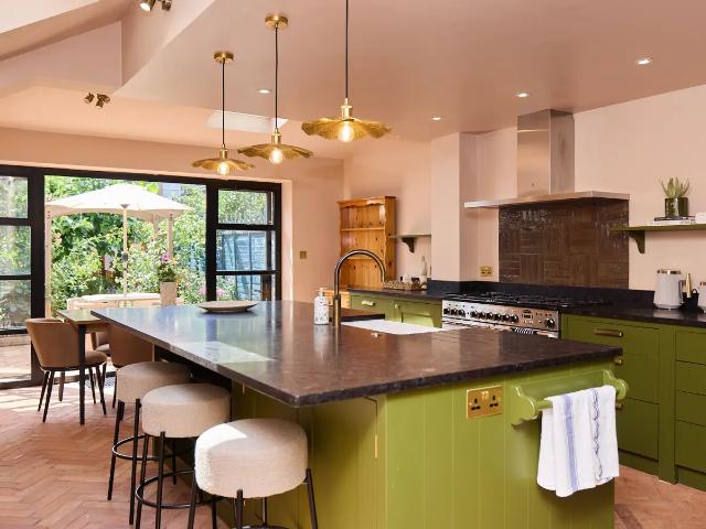 Apartment at Meeting House Lane, Greater London