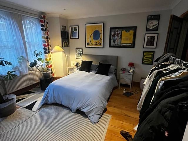Apartment at Oakley Crescent, Greater London