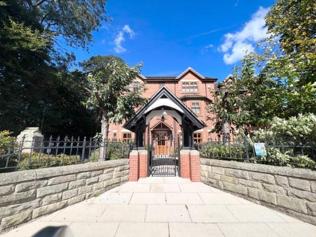 Apartment at Oakwood Avenue, Salford