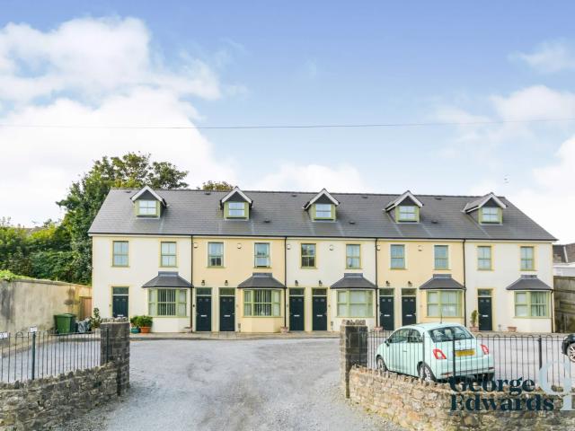 Apartment at Orange Way, Pembroke