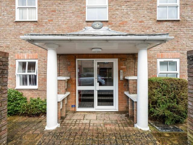 Apartment at Orchard Terrace, East Hampshire