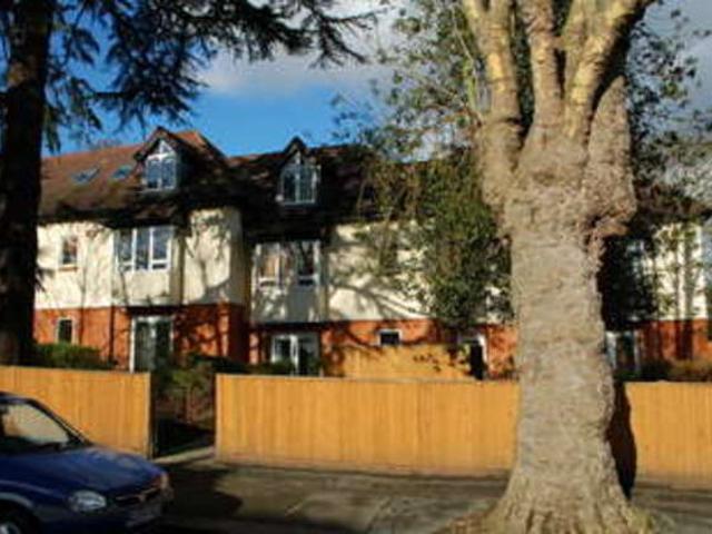 Apartment at Ormond Avenue, Greater London