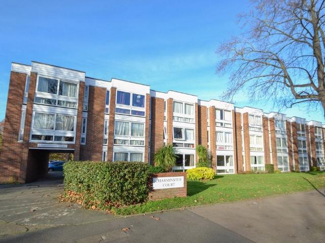 Apartment at Lovelace Gardens, Greater London