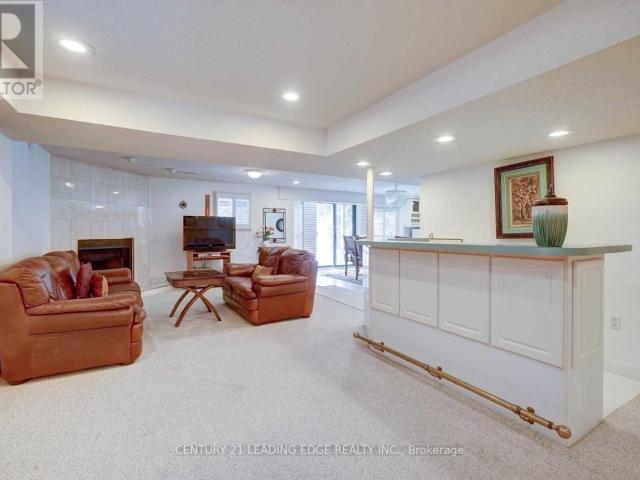 apartment at LOWER 1374 HERITAGE WAY, Oakville, Ontario, L6M3C9