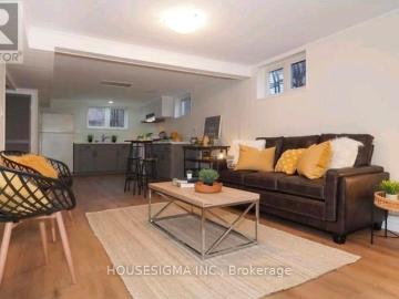 Preston, Cambridge, Ontario - Office room
