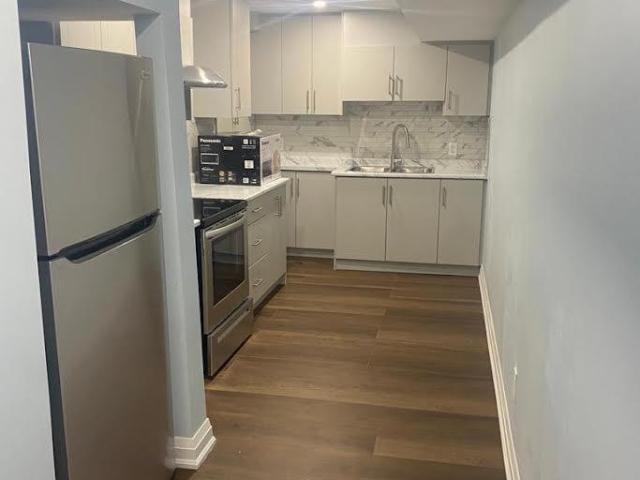 apartment at LOWER 172 GOLDEN SPRINGS DRIVE, Brampton, Ontario, L7A4N4