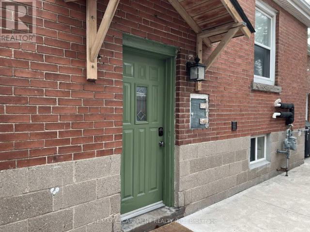 apartment at LOWER 4 SUNNING HILL AVENUE, Hamilton, Ontario, L8T4Z1