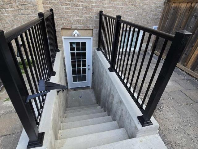 apartment at LOWER 5323 TENTH LINE W LINE, Mississauga, Ontario, L5M0B7