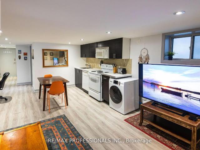 apartment at LOWER – 627 CHRISTIE STREET