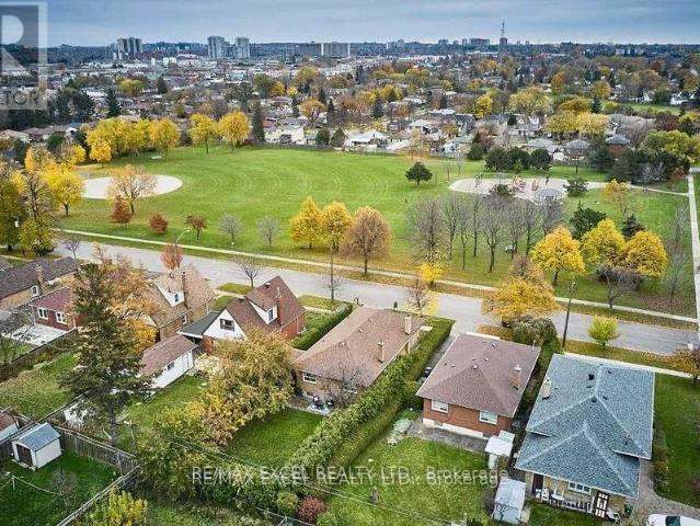 apartment at LOWER LEVEL 6 GLAIVE DRIVE, Toronto, Ontario, M1P1X6