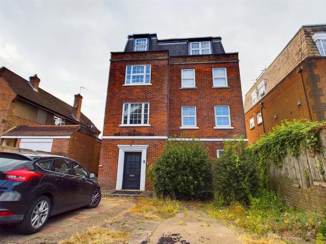 Apartment at Lower Road, Greater London